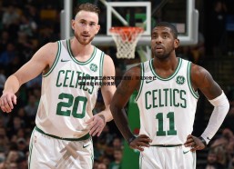 意昂体育-詹姆斯神准三分改写比赛逻辑，领先30分已成最危险的比分优势